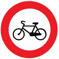 ceļa zīme Nr. 305 Velosipēdiem braukt aizliegts