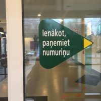 Informācijas uzlīmes, uzraksti
