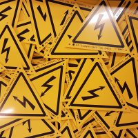 Darba drošības, elektroapzīmējumu u.c. zīmes
