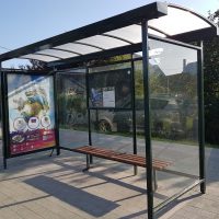 Autobusu pieturvietu nojume ar stiklu un gaismas kasti - paviljons