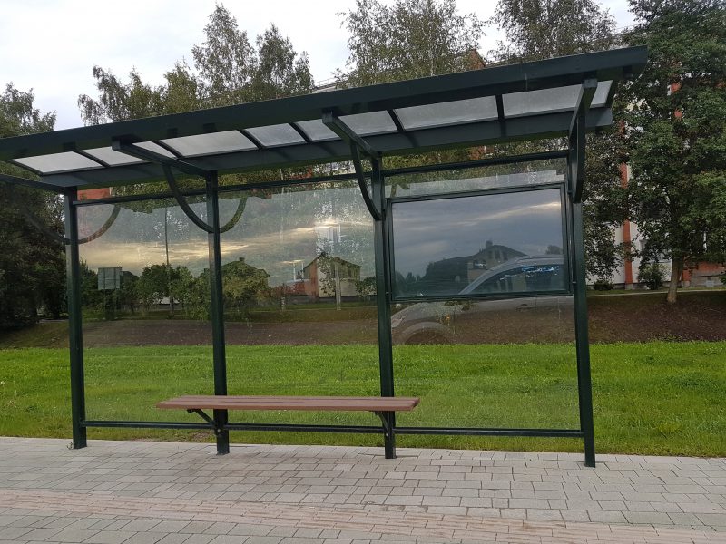 Autobusu pieturvietu nojume ar stiklu - paviljons