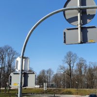 Ceļa zīmes staba (balsta) konsole - liekta